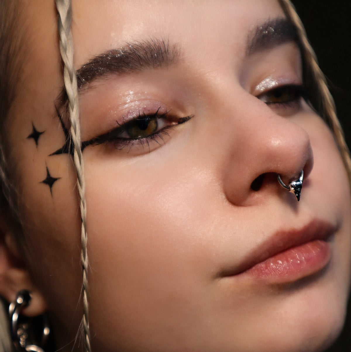 Bird Head Skull Segment Septum Ring