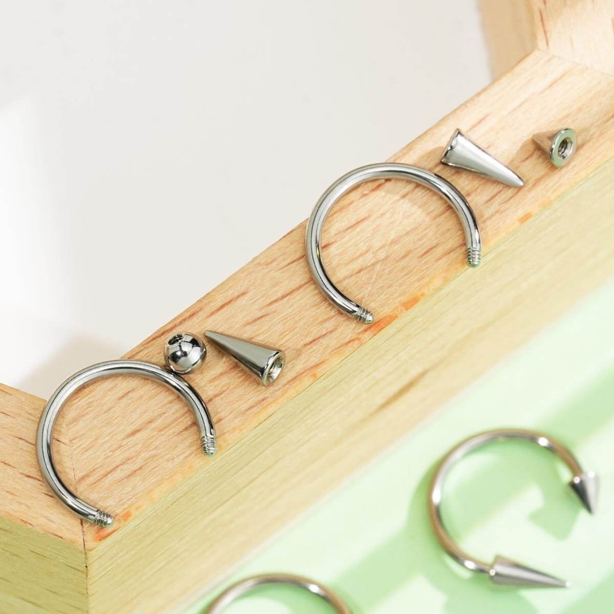 4PCS Spike and Ball Ends Horseshoe Septum Ring Set