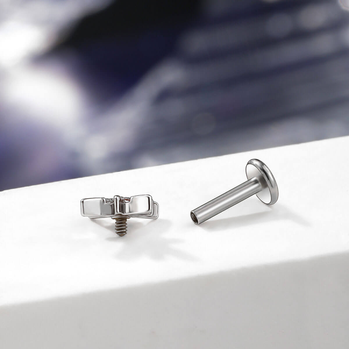 Sunflower Internally Threaded Cartilage Stud