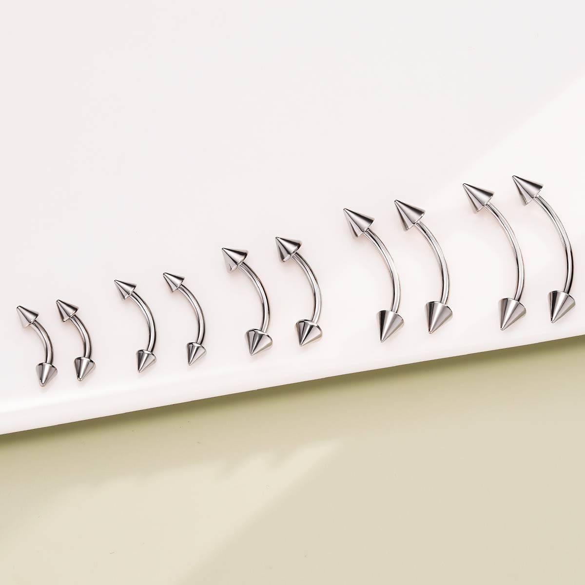16G 2PCS Spike Internally Threaded Titanium Eyebrow Rings