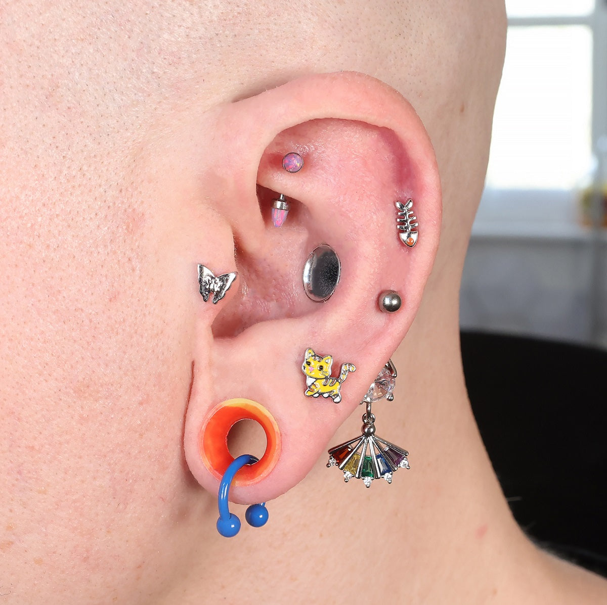 Oufer X Roly Cat Internally Threaded Cartilage Stud