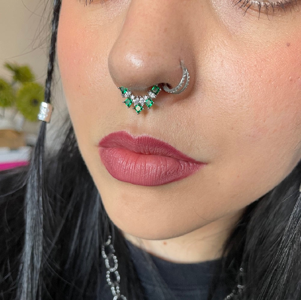 Verdant Green Gem Hinged Segment Septum Ring