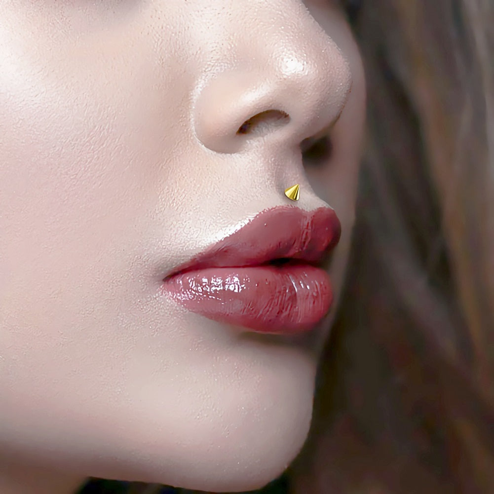 spike labret piercing