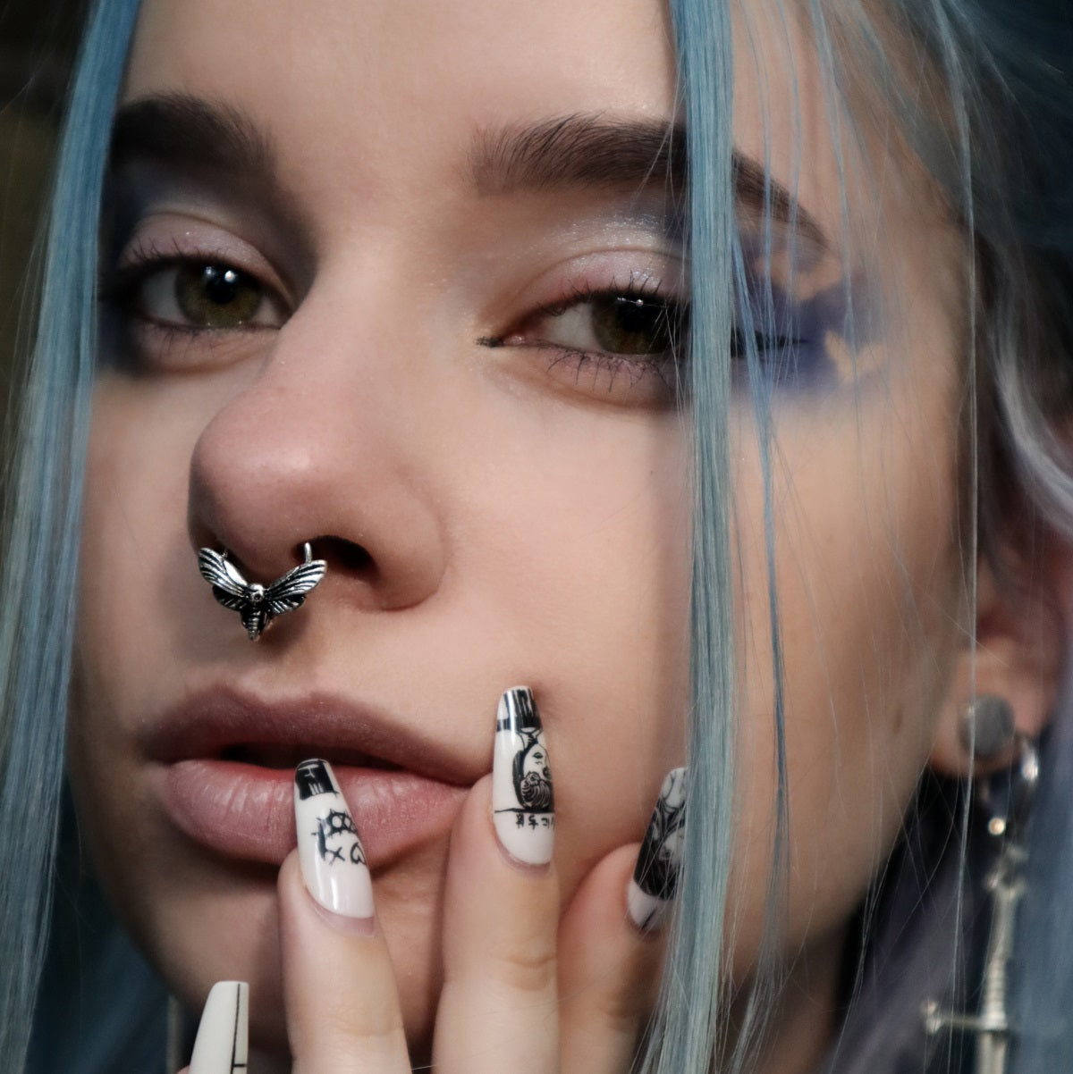 16G Skull Head Moth Septum Ring