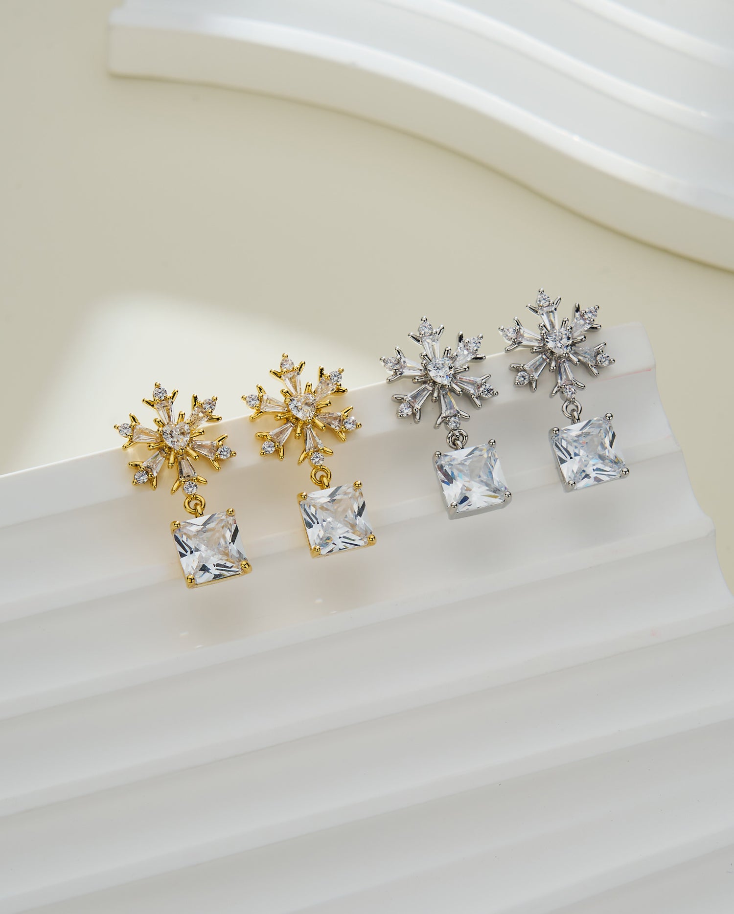 2PCS Snowflake CZ Drop Earring