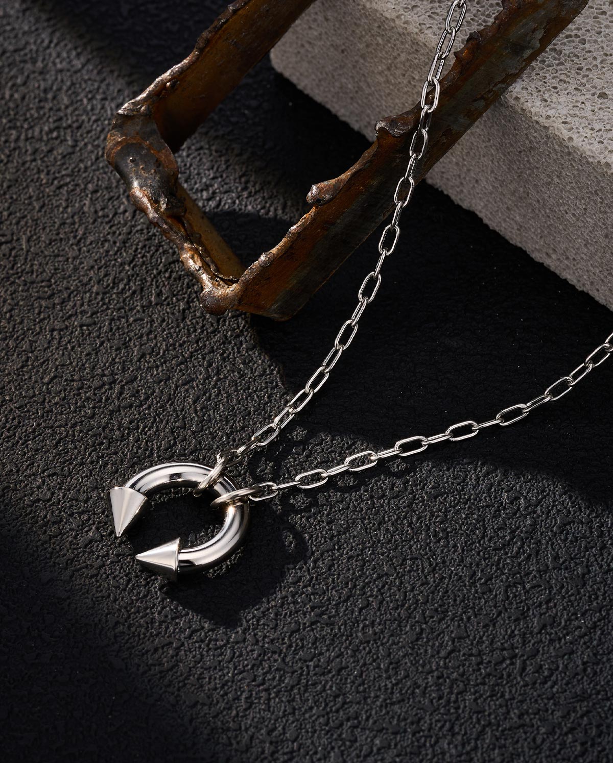 stainless steel horseshoe necklace