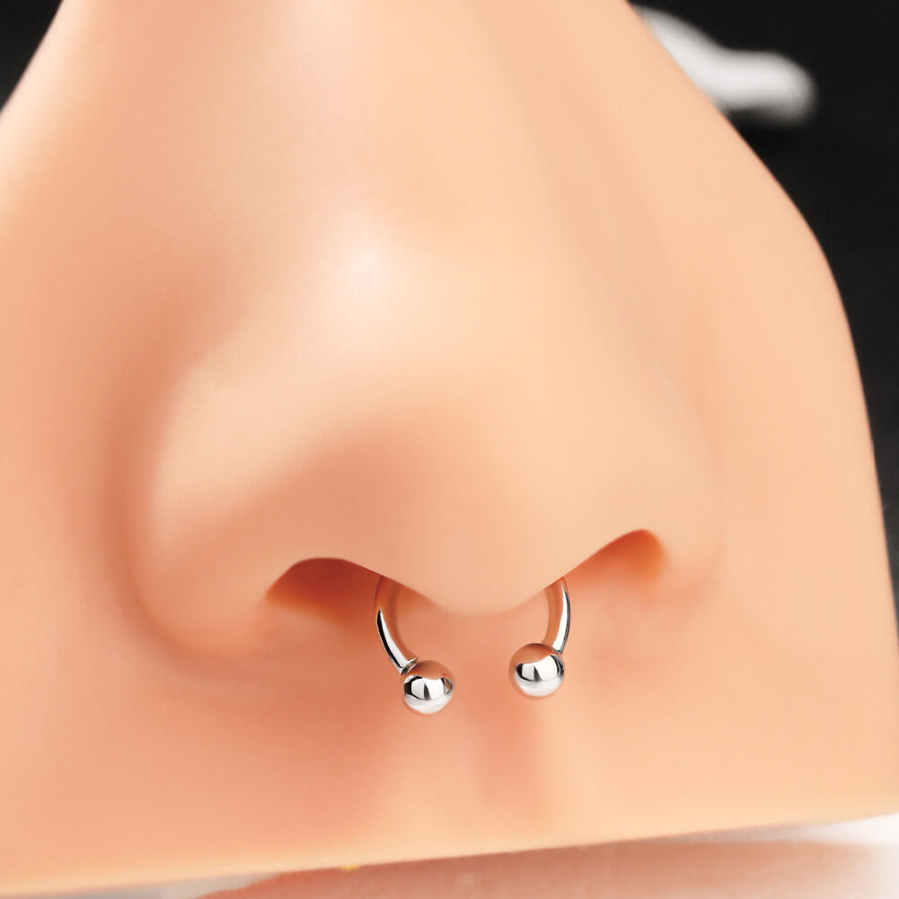 horseshoe septum piercing