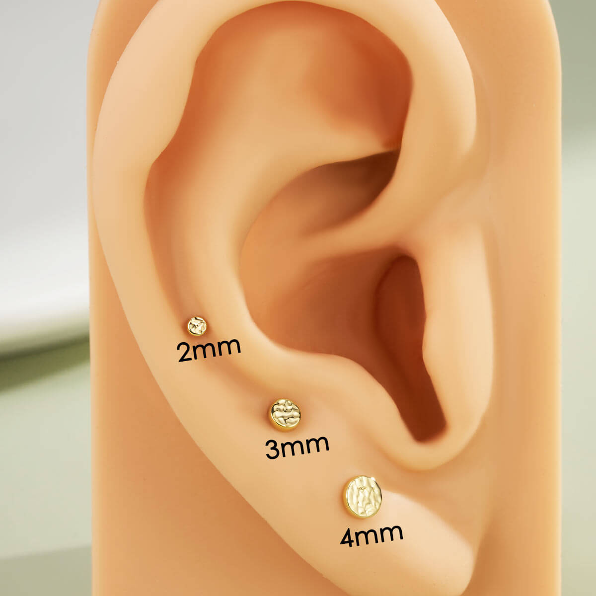 14K Solid Gold Hammered Disc Top Push Pin Cartilage Stud