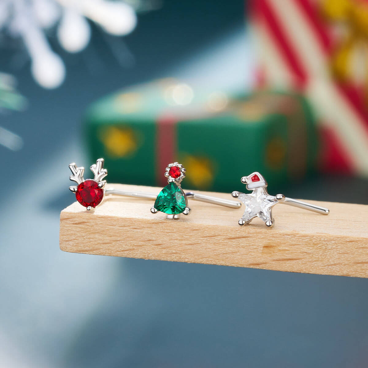 L shaped christmas nose stud