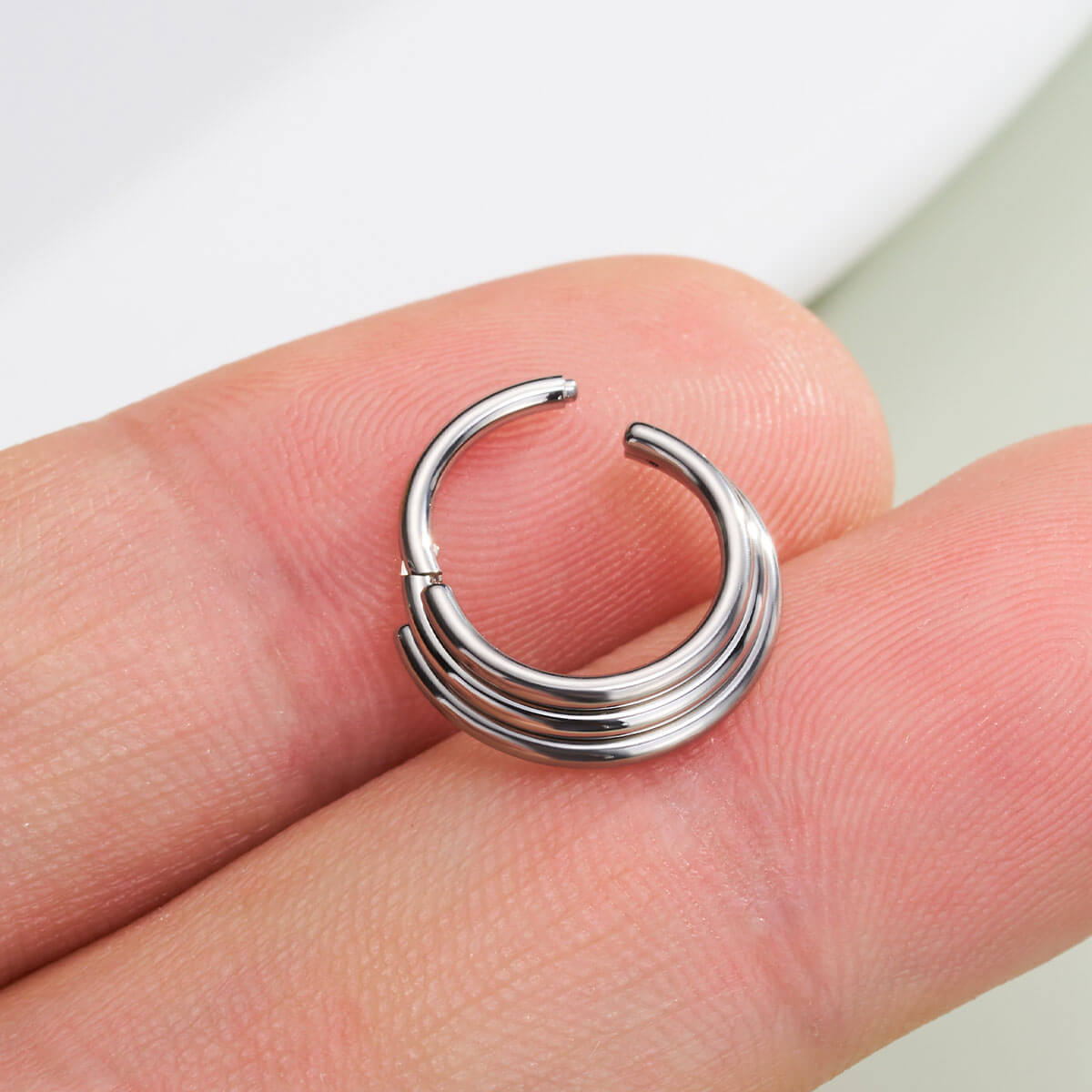 hinged segment stacked septum ring