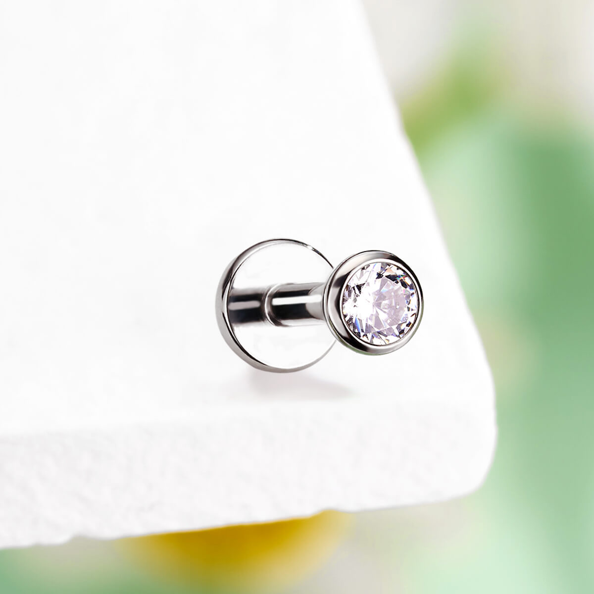 16G Titanium Bezel CZ Threadless/Push Pin Flat Back Labret Stud