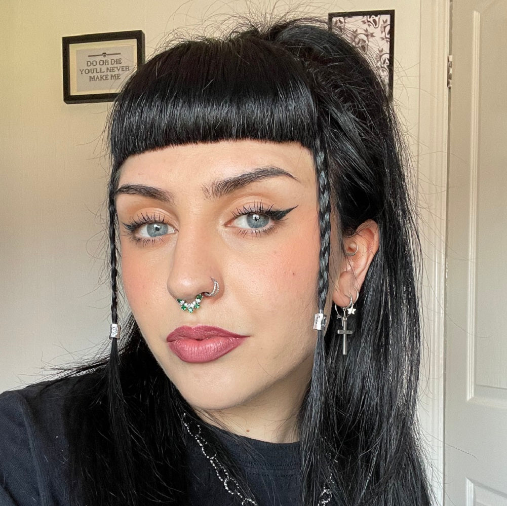 Verdant Green Gem Hinged Segment Septum Ring