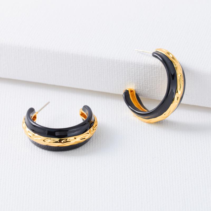 Oufer White Black Enamel w/Brass Open Hoop Earring